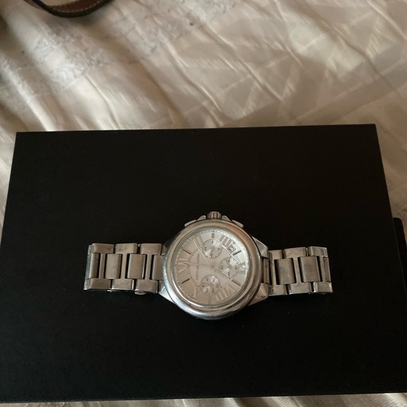 Michael Kors womens watch - Picture 3 of 4